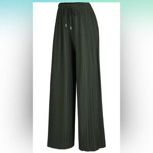 2 for 1 Amazon stretchy pants in black and olive.